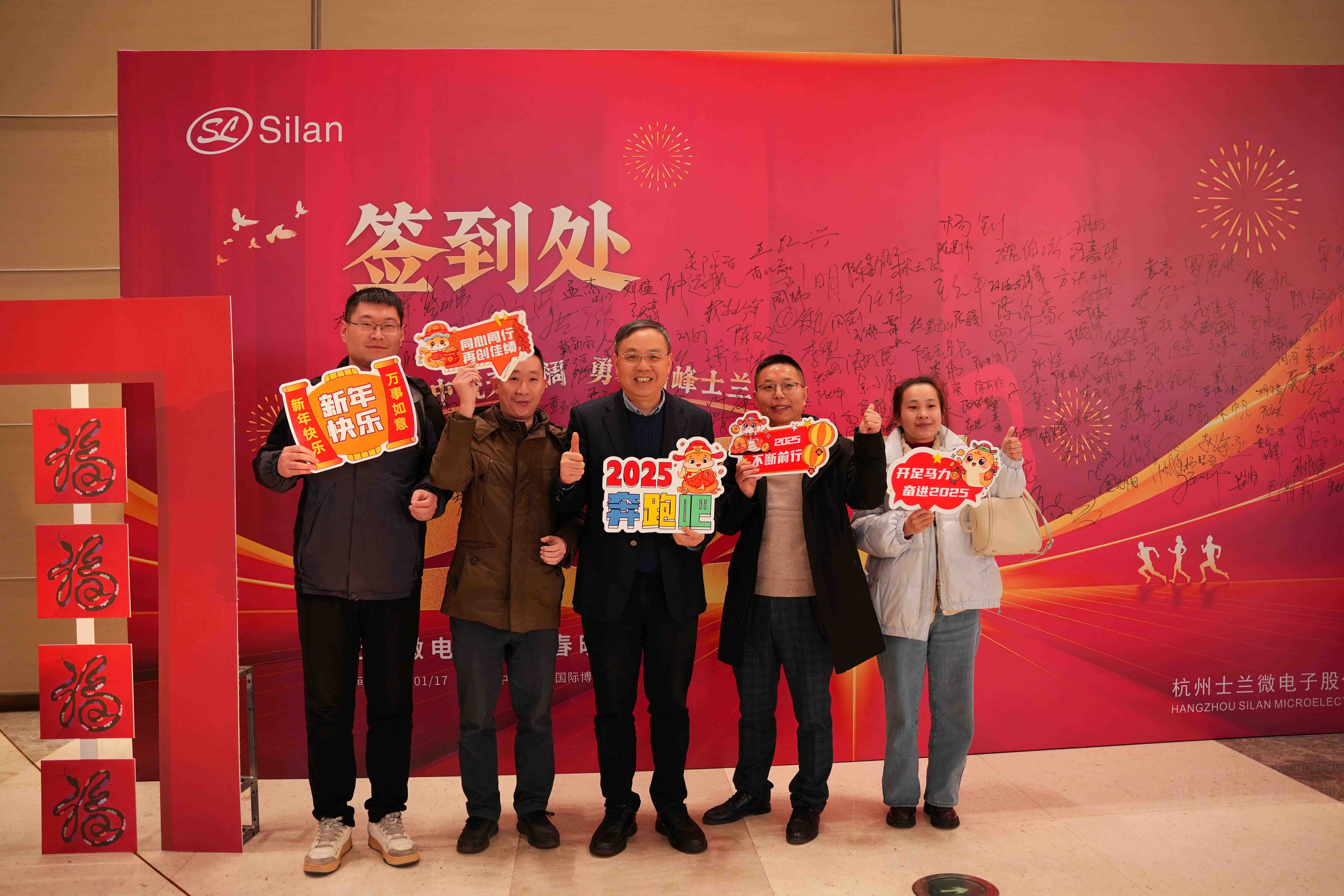 1737609621173557M3uH.jpg 1737609621173557M3uH.jpg